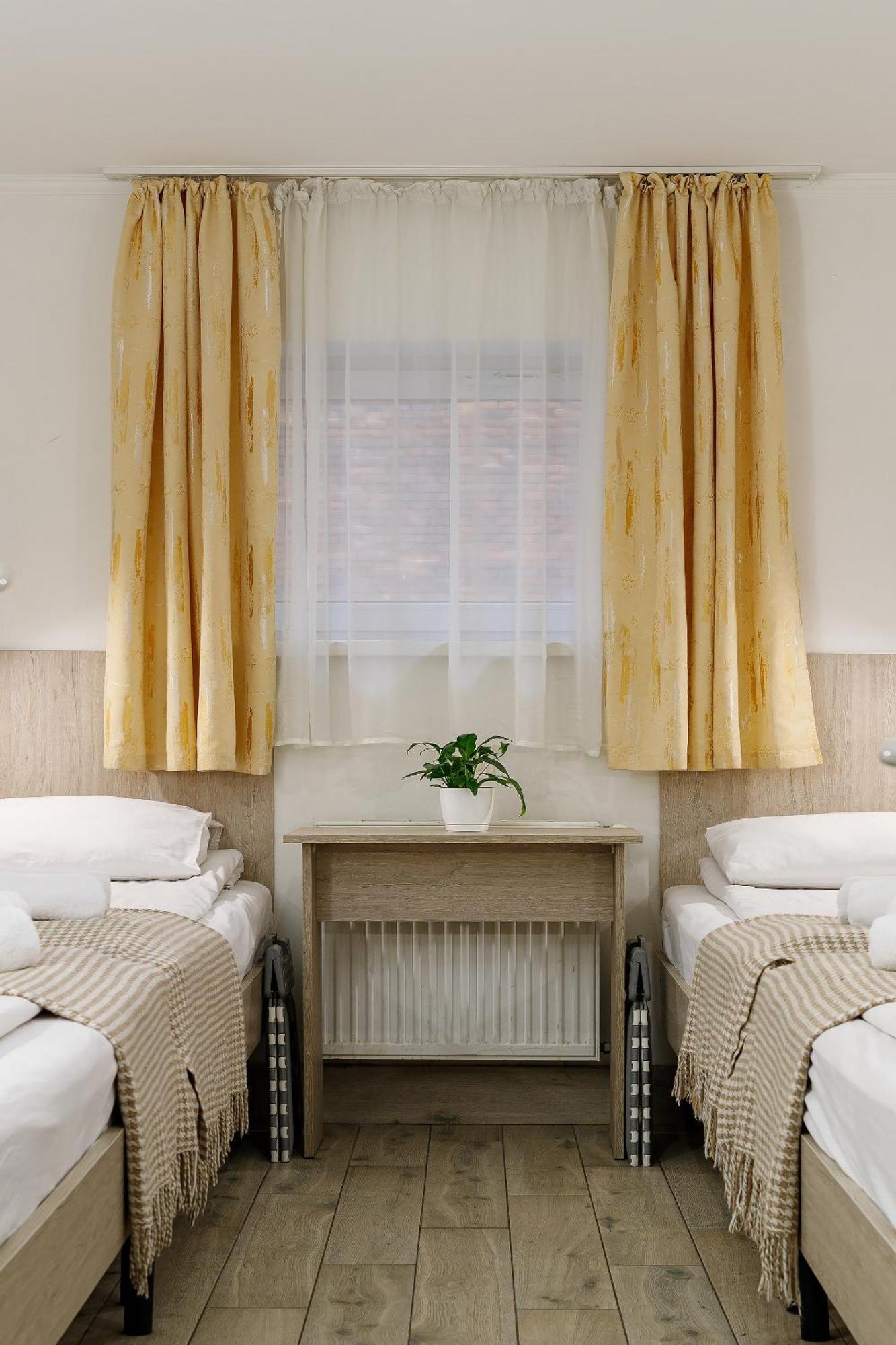 Hotel Kayser Lemberg Zimmer foto